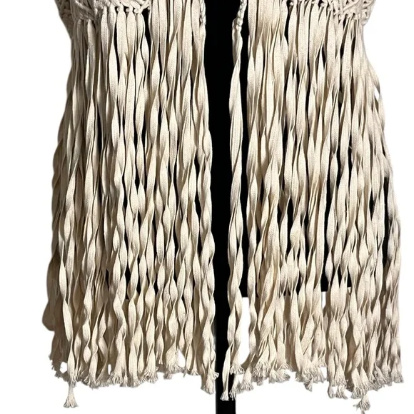 Winter Kate Gypsy Rose Natural Macrame Crochet Boho Fringe Vest — Small - Picture 3 of 12